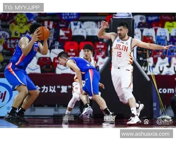 深圳篮球队在选拔赛中以74分稳居积分榜首位展现强劲实力