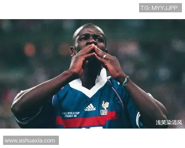 足球明星杰克森的传奇之路与他在绿茵场上的辉煌成就揭秘